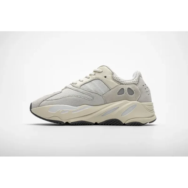 Yeezy Boost 700 Analog EG7596